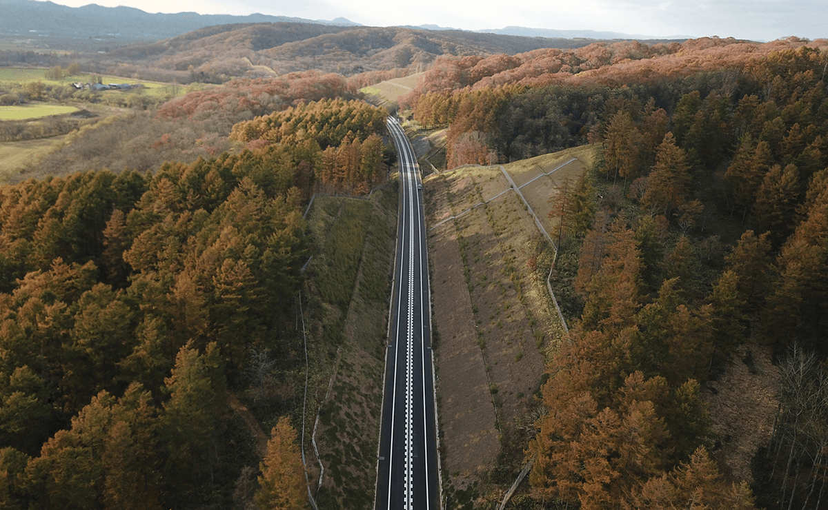 北海道横断自動車道釧路市湯波内西舗装工事