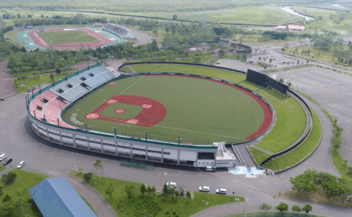 釧路大規模運動公園市民球場グラウンド人工芝改良工事